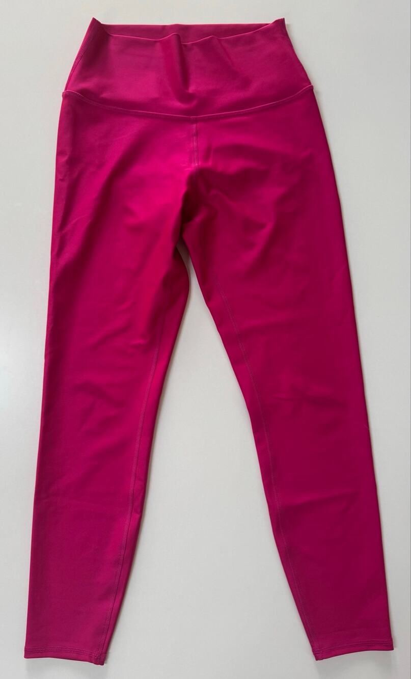 Alo Yoga Airlift leggings size small Magenta Crush pink